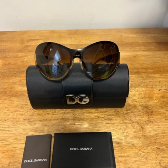 Dolce and Gabbana Logo Sunglasses - Picture 3 of 3